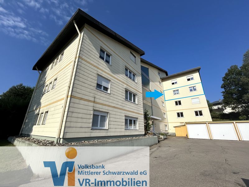 Wohnglück mit Ausblick – Gepflegte 3,5-Zimmer-Eigentumswohnung mit Balkon und Garage in Schönwald!